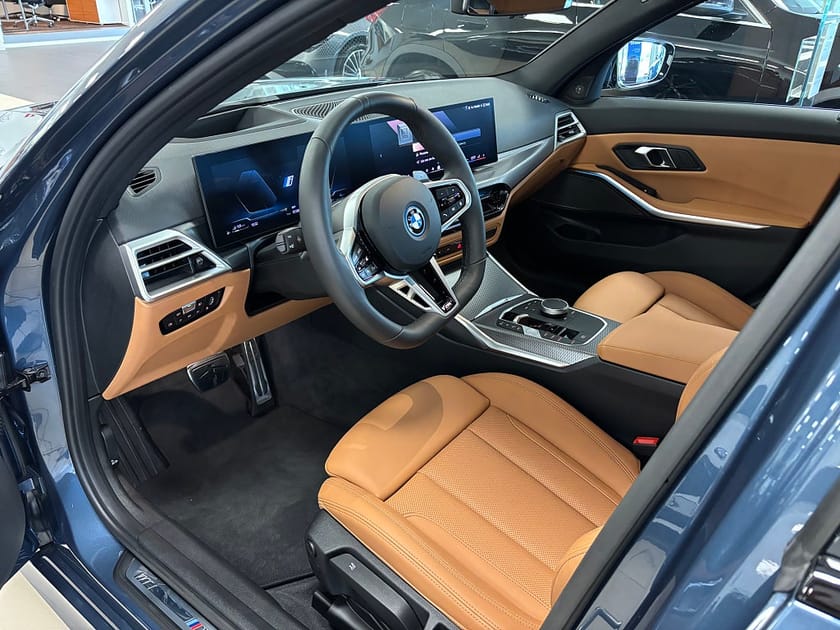 Bild 4 av BMW 330e xDrive Touring M-Sportpaket Head up-display H/K