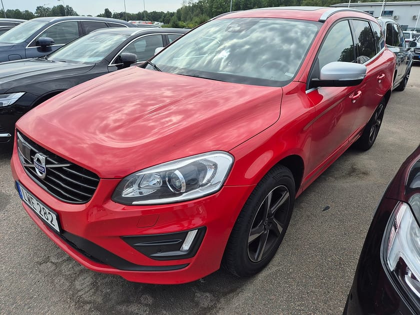 Bild 1 av Volvo XC60 AWD D5 R-Design 220HK 4x4 Panorama läder