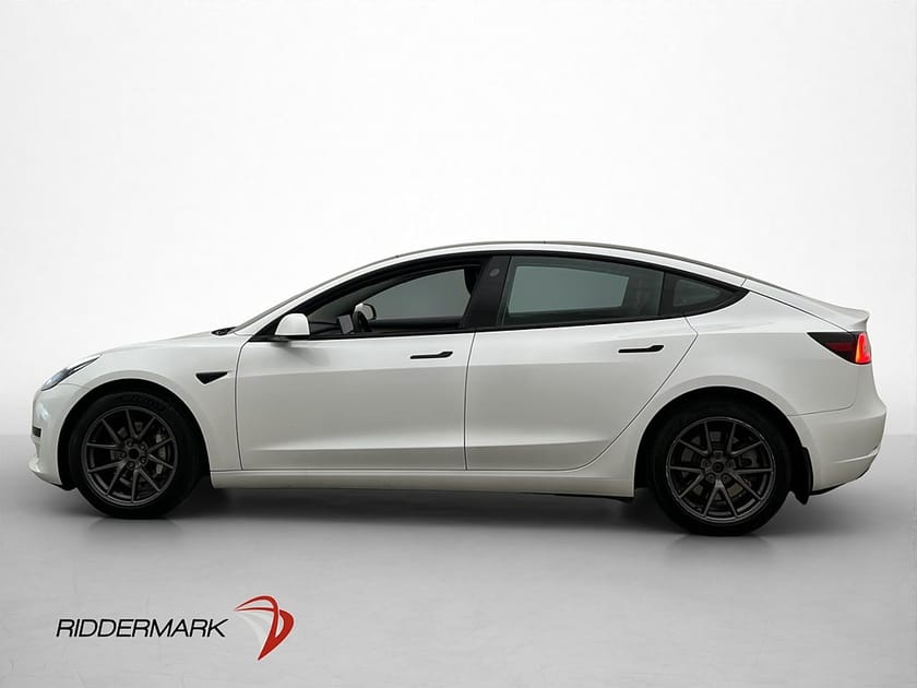 Bild 5 av Tesla Model 3 Standard Range Plus Kamera Värmepump Svensksål