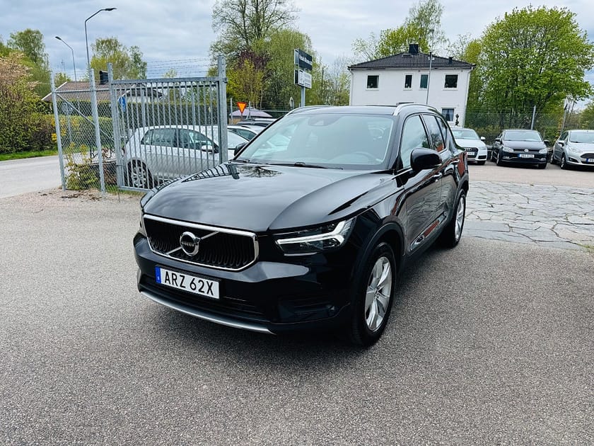 Bild 2 av Volvo XC40 T2 129HK AUTOMAT MOMENTUM EDITION / VÄRMARE