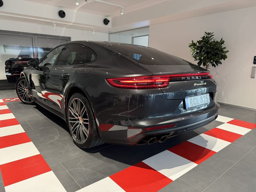 Bild 2 av Porsche Panamera 4 E-Hybrid 