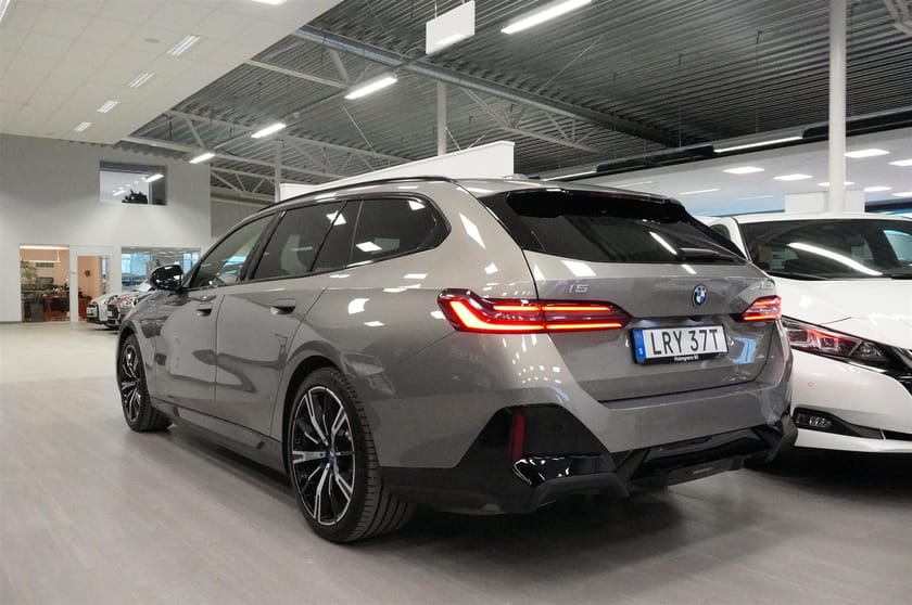 Bild 5 av BMW i5 eDrive40 Touring M-Sport Drag Pano