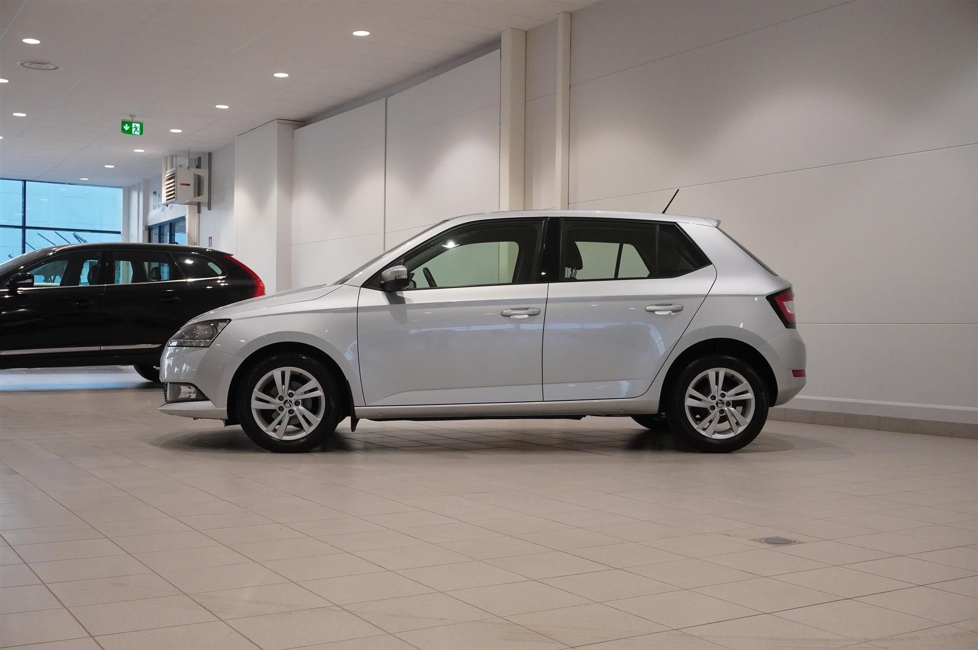 Skoda Fabia 1.0 MPi Style P-Sensor 2019, bild 4/10