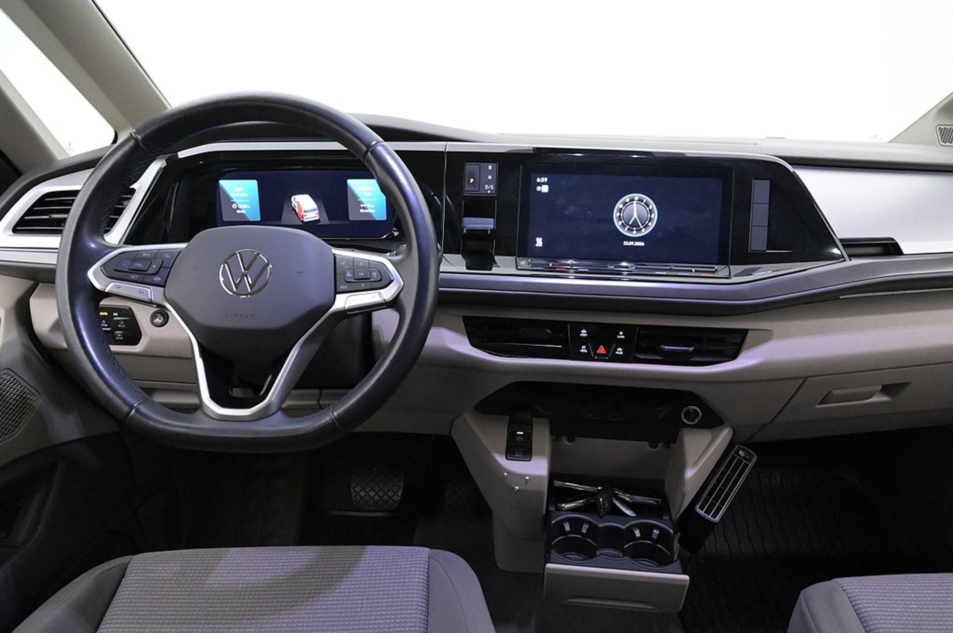 Volkswagen Multivan eHybrid 7-sits Drag 2024, kuva 7/27