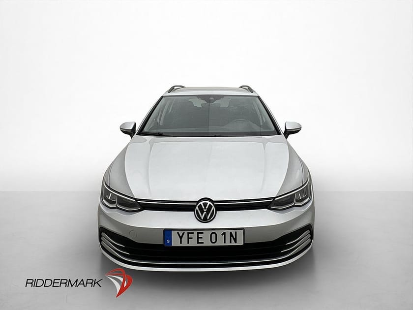 Bild 2 av Volkswagen Golf Sportscombi eTSI 131hk Värmare Kamera Drag