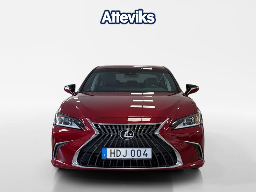 Bild 2 av Lexus ES 300h *Limited Edition* Soltak/Keyless/Läder/Backka