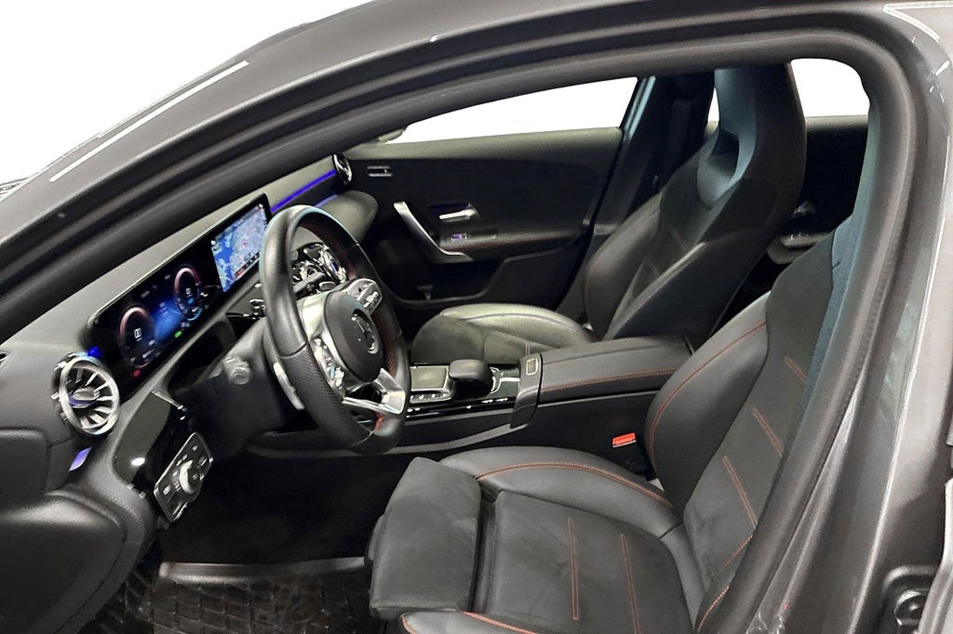 Mercedes-Benz A 250 e AMG Panelbelysning 2022, bild 7/10