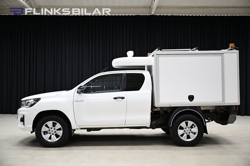 Bild 4 av Toyota Hilux Extra Cab 2.4 AWD 150HK Servicebil|V-Inredd|Kåpa|Leasbar|SeUtr!!!
