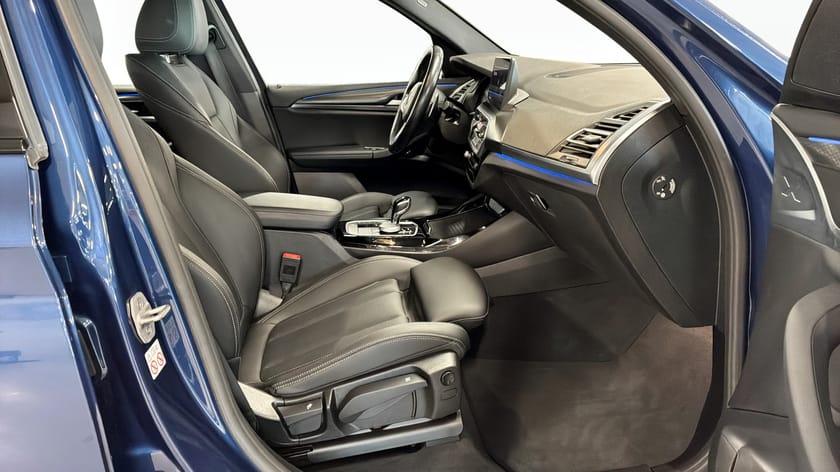 Bild 3 av BMW X3 xDrive30e M-sport Värmare Aktiv farth Keyless Drag