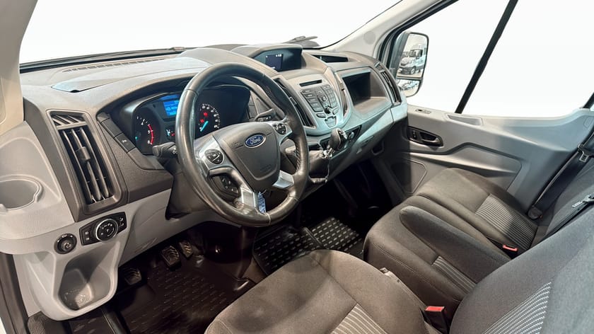 Bild 4 av Ford Transit 290 V363 2.0 | Vinterhjul | Motorvärmare