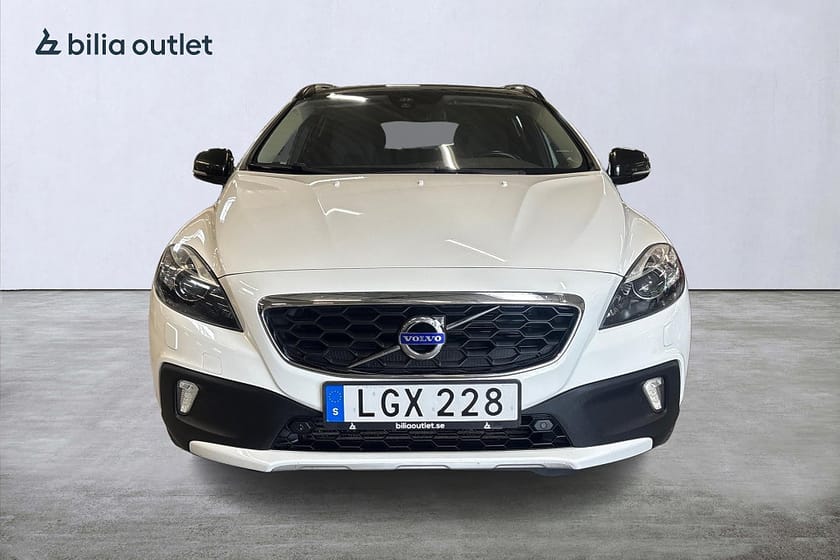 Bild 3 av Volvo V40 Cross Country D3 Momentum BE PRO 150hk Panorama Navi Drag P-värmare