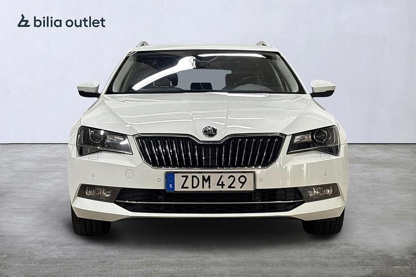 Bild 3 av Škoda Superb Kombi Skoda 2.0 TDI 4x4 DSG L&K 190hk Navi Drag P-värm CANTON B-kam