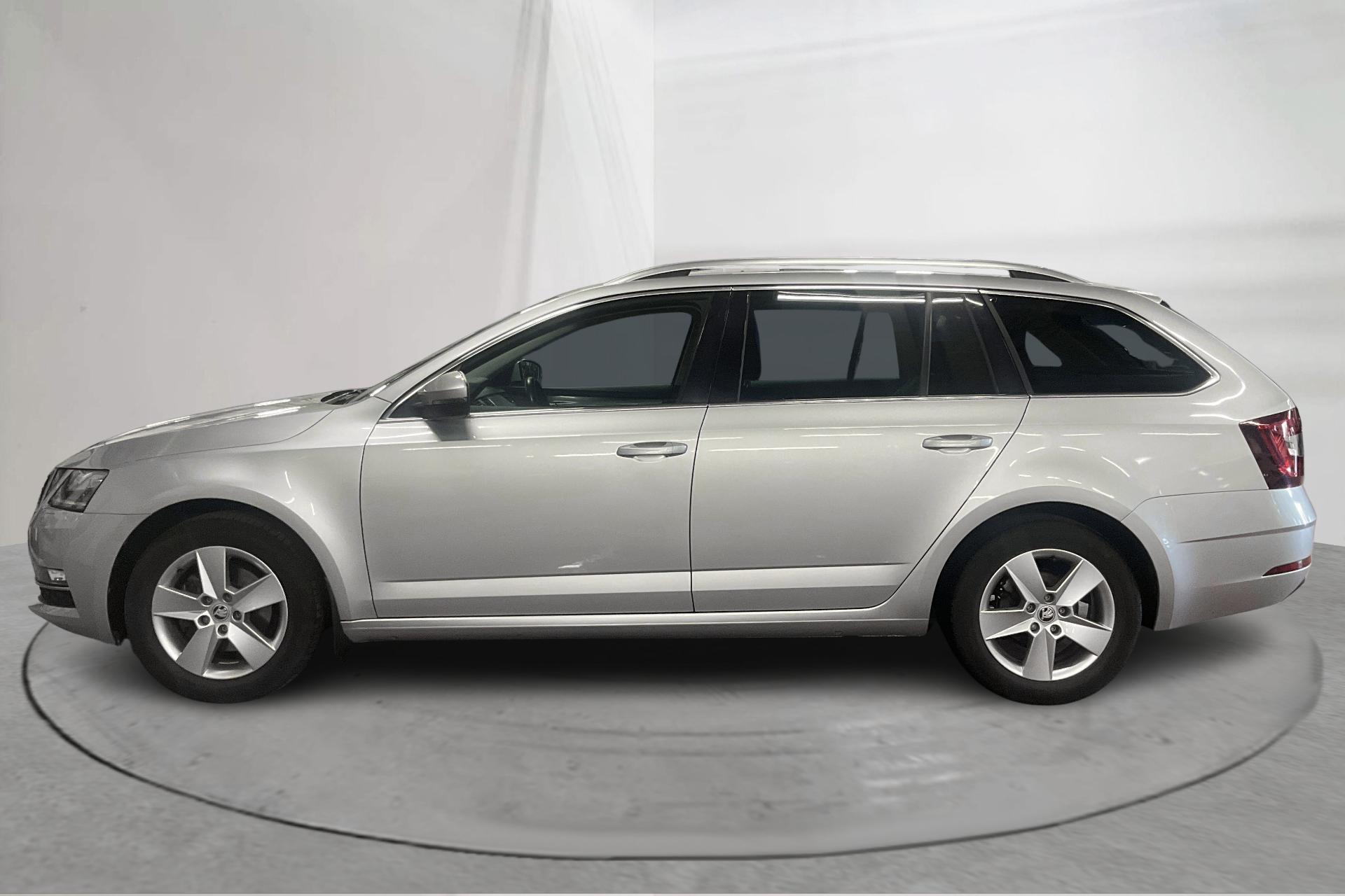 Skoda Octavia Kombi G-TEC 2019, bild 2/19