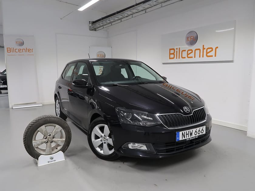 Bild 1 av Škoda Fabia Skoda 1.2 TSI Style V-Däck ingår CarPlay-Bluetooth-Farthållar