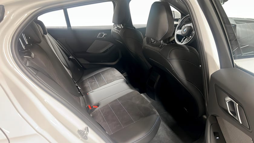 Bild 5 av BMW 120 Steptronic M-sport paket Rattvärme H/K Ljud