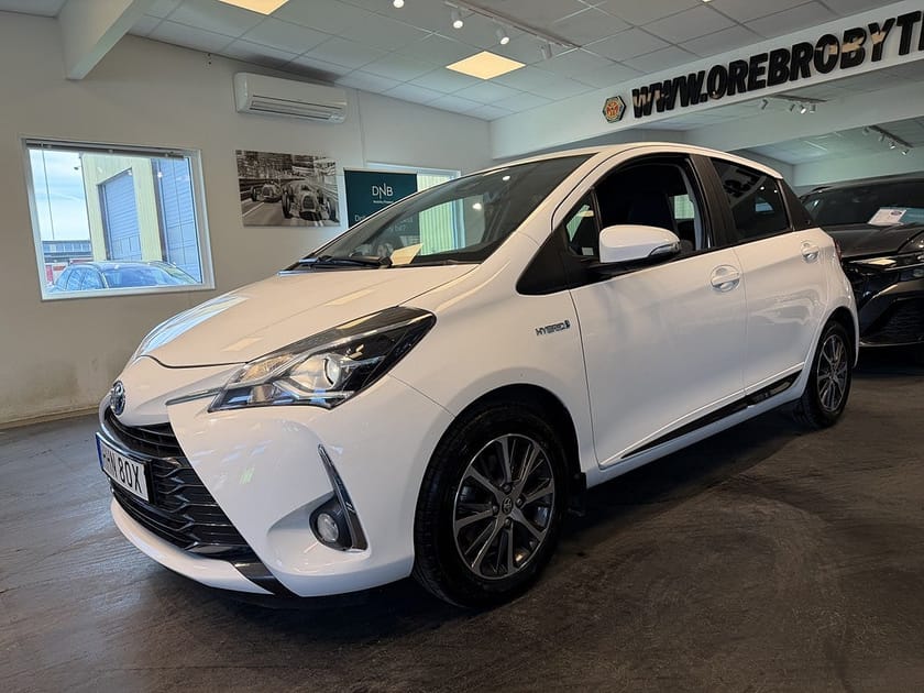 Bild 2 av Toyota Yaris Hybrid e-CVT Y20 B-kamera Lågmil M-värmare MOMS 101hk