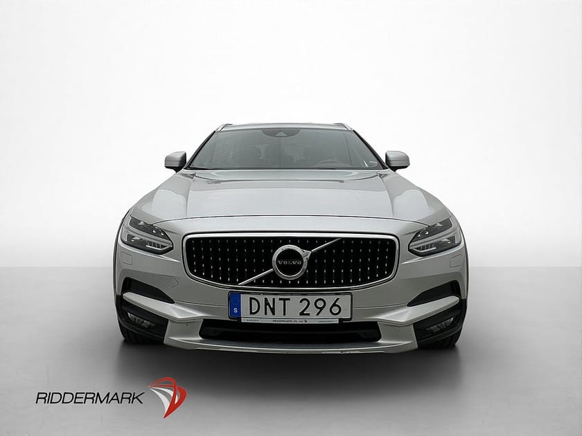 Bild 2 av Volvo V90 Cross Country D4 AWD Pro Kamera Värmare Navi Drag