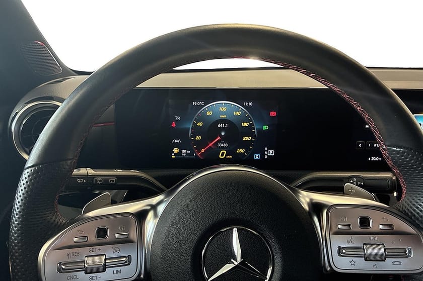 Bild 5 av Mercedes-Benz A 180 d A180 AMG Line | Värmare | NIGHT PACKAGE | BACKKAMERA |