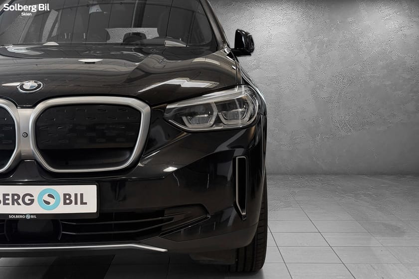Bilde 3 av BMW iX3 Fully Charged HK/360°/Glasstak/El-bakluke