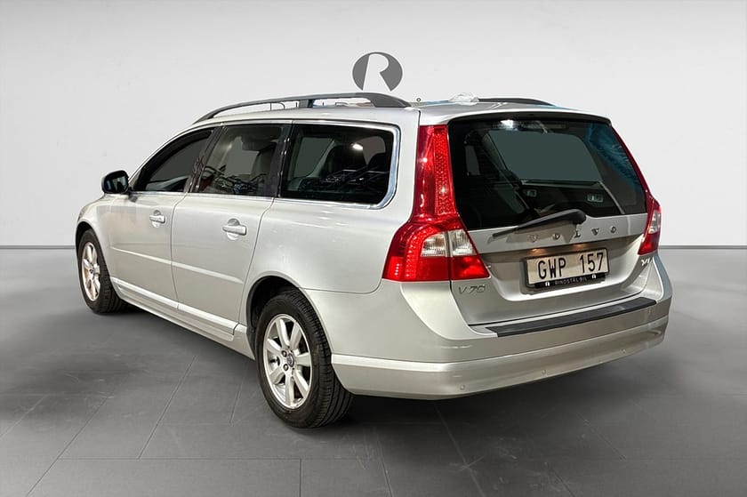 Bild 5 av Volvo V70 T4F 180 HK MOMENTUM FARTHÅLLARE PDC KAMREM BYTT 16"