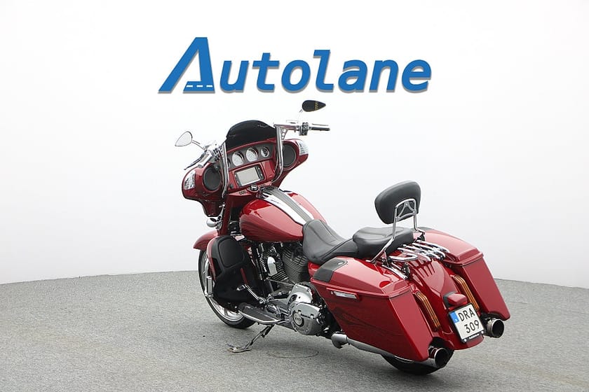 Bild 4 av Harley-Davidson Street Glide CVO CVO* Sommarkampanj 4,99%