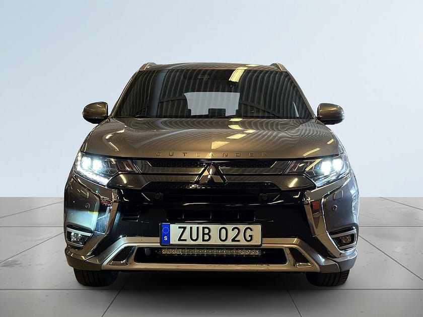 Bild 2 av Mitsubishi Outlander PHEV CVT Business 1 Brukare/360°/MoK/S&V/LED-Ramp/Skinn