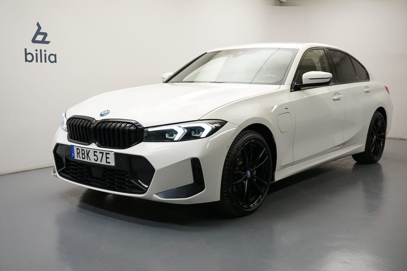Bild 1 av BMW 330e xDrive Sedan M Sport | Drag | Harman Kardon | Connected Pro | Widescreen | 19"
