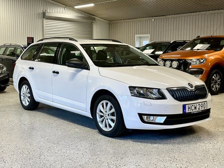 Škoda Octavia Kombi Skoda 1.6 TDI Euro 6 Nybesiktigad Nyservad Kamrem bytt