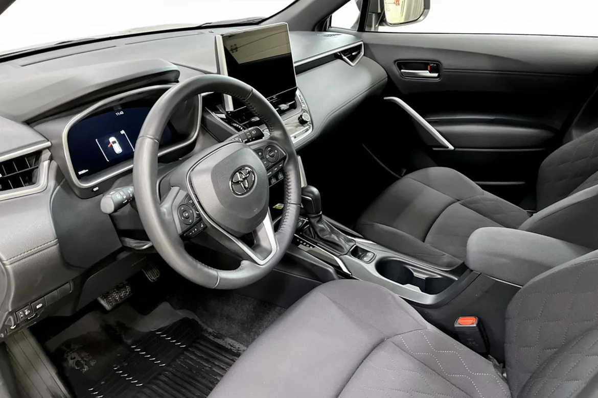 Toyota Corolla Cross Hybrid AWD-i