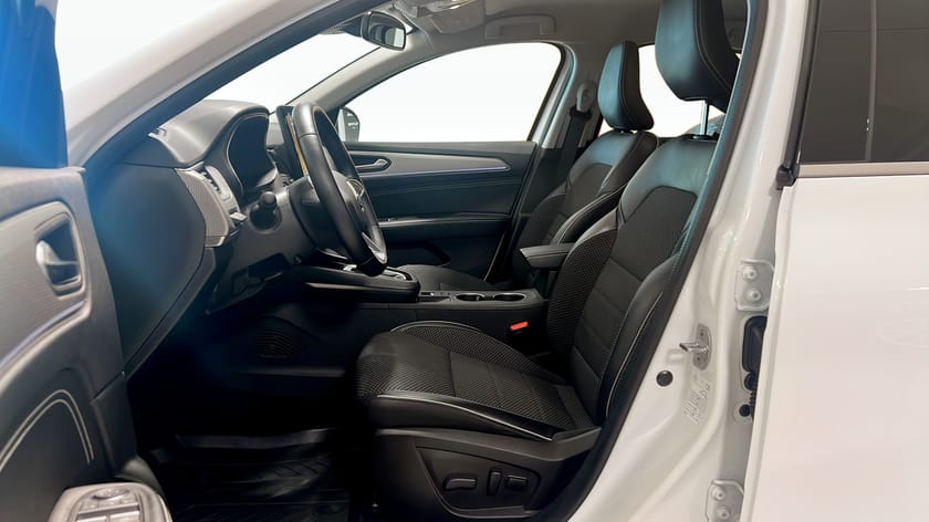 Bild 5 av Renault Arkana E-TECH 145 TECHNO Backkamera 3,95% räntekampanj