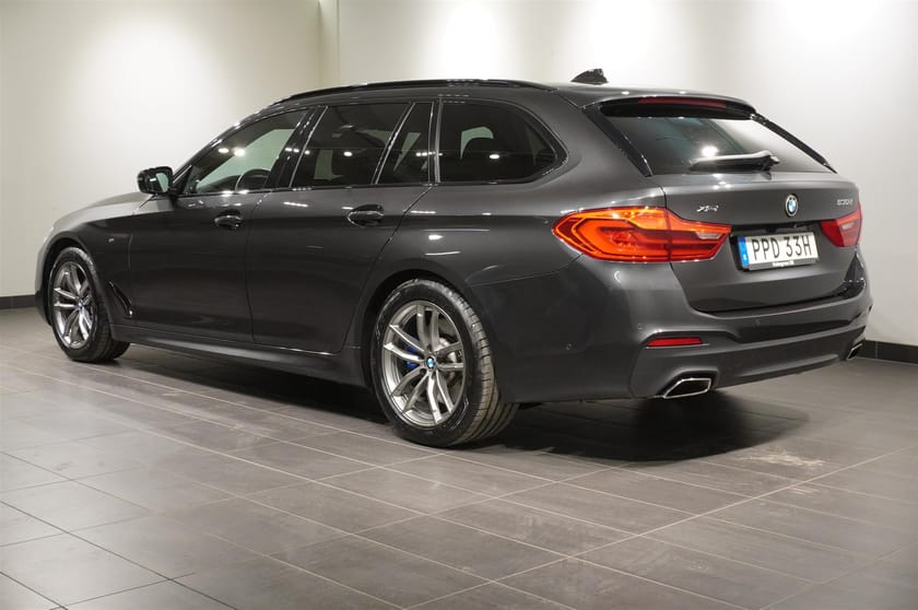 Bild 3 av BMW 530d xDrive Touring M Sport Innovation Panorama Drag H K DAP