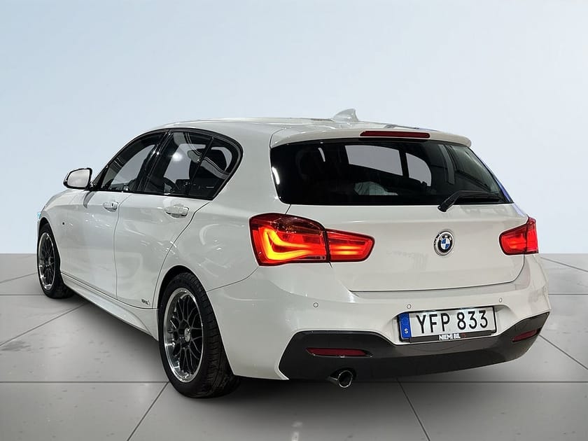 Bild 5 av BMW 118i 5-dörrars M Sport Mvärm Psens Kamkedja Farthållare SoV