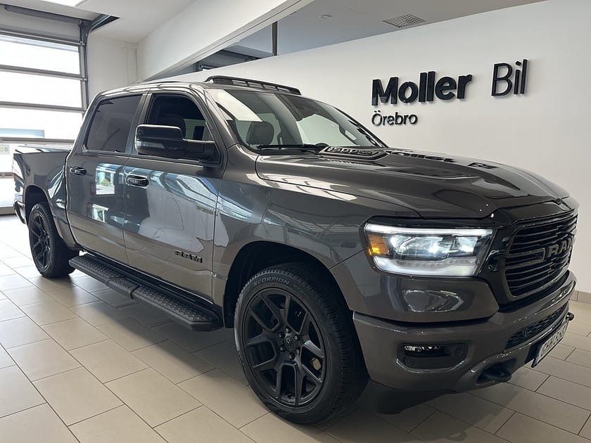 Bild 1 av RAM 1500 Crew Cab Dodge V8 395HK I Tacklucka I Bkamera I HK-Ljud