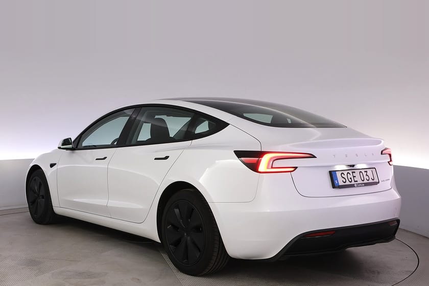 Bild 4 av Tesla Model 3 Long Range AWD Highland Autopilot Pano