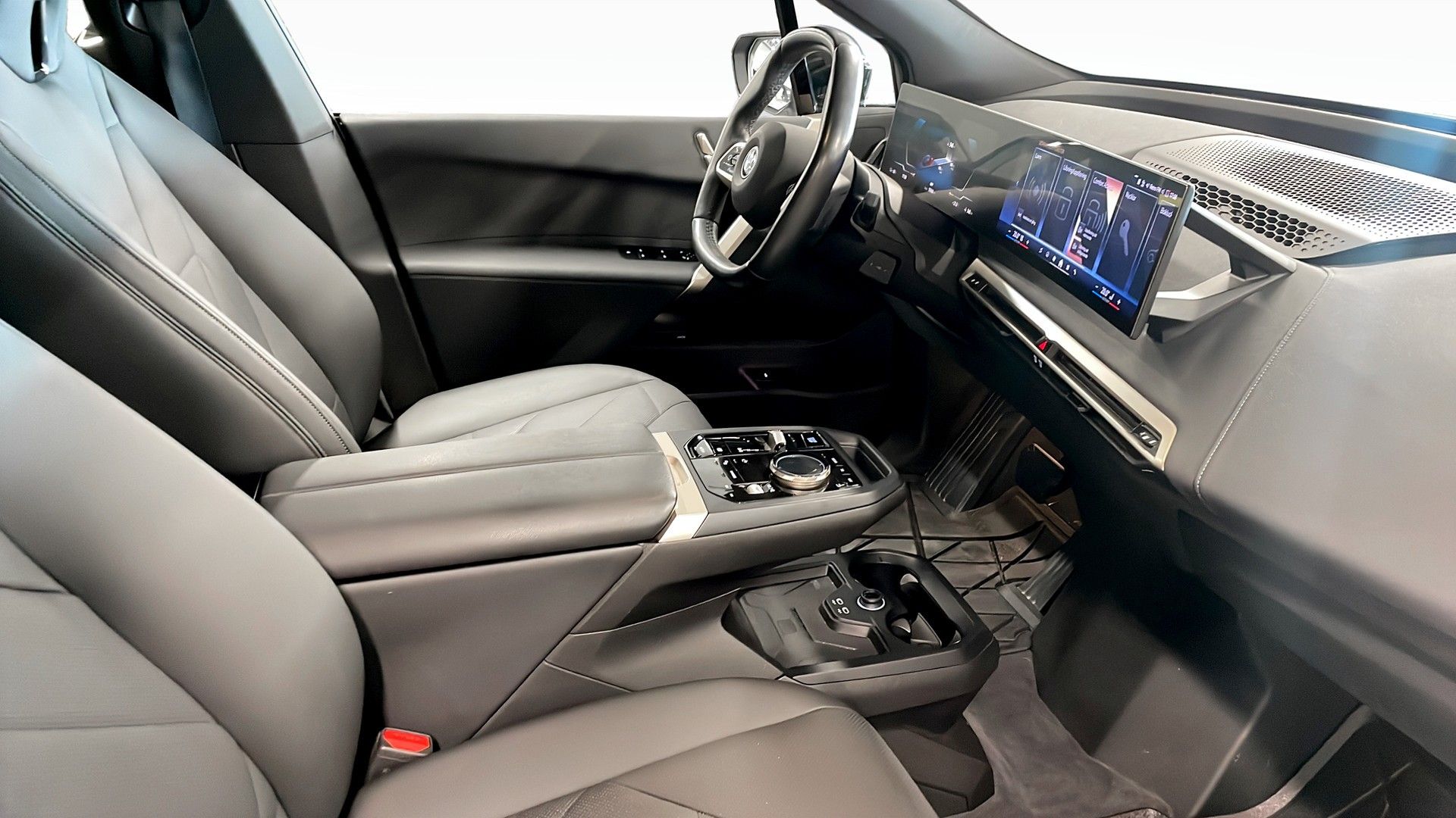 BMW iX xDrive50, 524hp, 2024