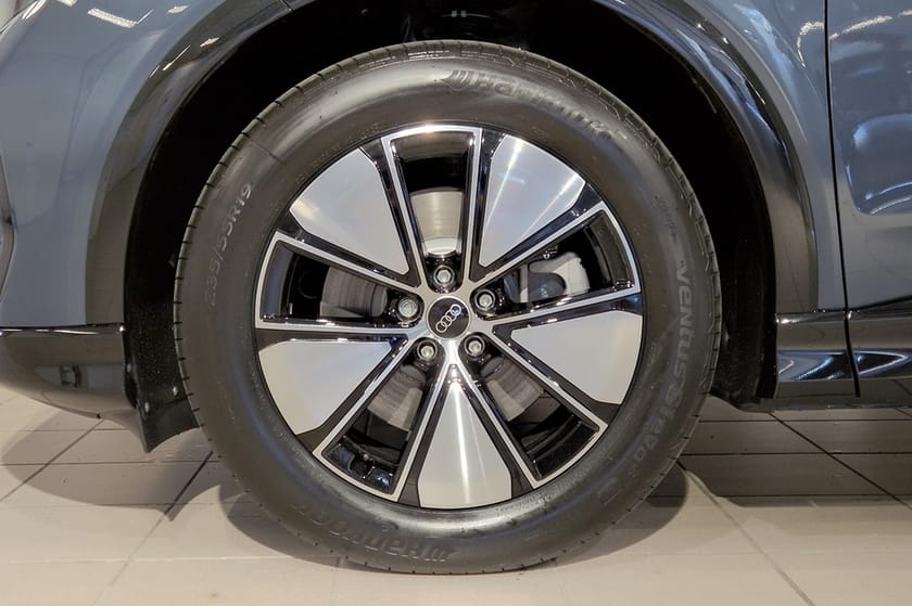 Bild 3 av Audi Q4 e-tron performance SUV  210 KW