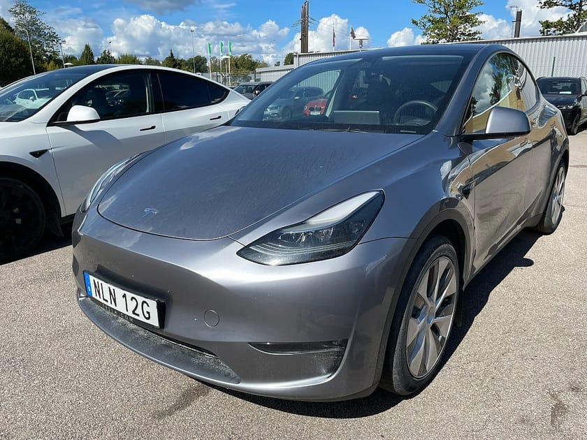 Bild 1 av Tesla Model Y Long Range AWD 514HK 4x4 Panorama Läder