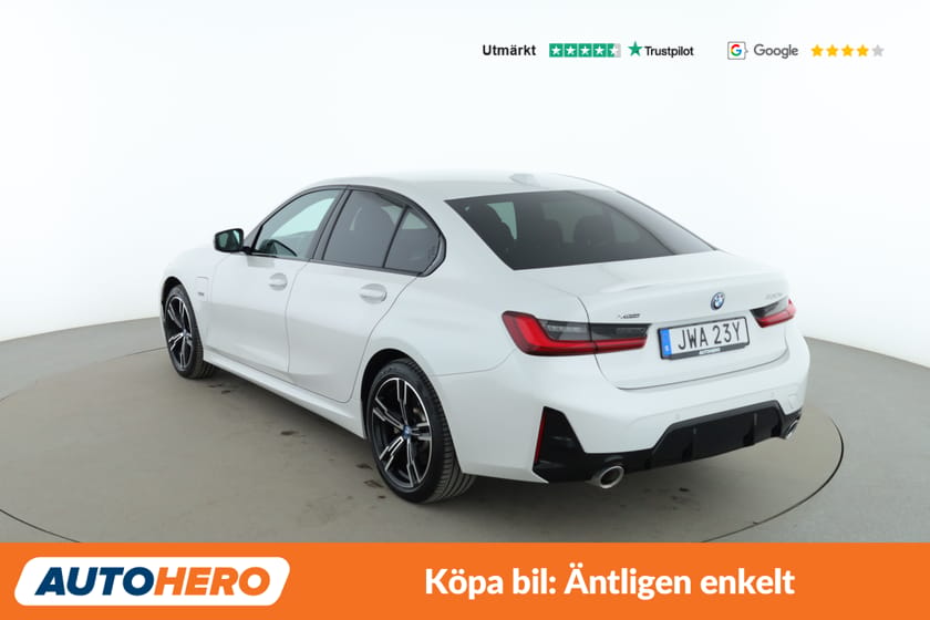 Bild 3 av BMW 330e xDrive Sedan M Sport / GPS, Rattvärme, PDC