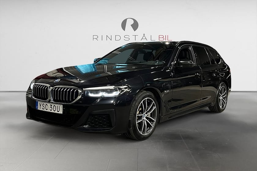 Bild 1 av BMW 530e xDrive Touring 292 HK AUT M-SPORT NAVI P-VÄRM SKINN 18"