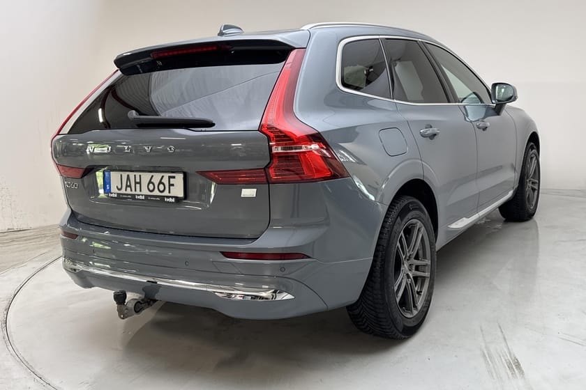 Bild 3 av Volvo XC60 T6 AWD Recharge (350hk) Core Edition Panorama