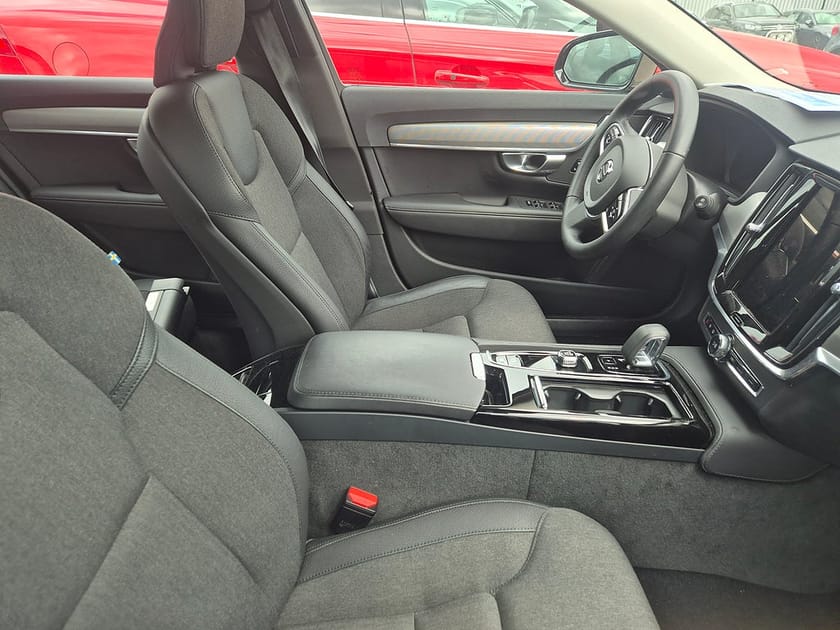Bild 4 av Volvo V90 T6 Recharge Core Bright plug in AWD 350HK 4x4