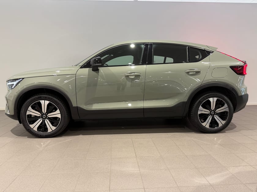 Bild 3 av Volvo C40 Recharge Core / Backkamera / Navigation / Panorama / 10 000kr tillägg /