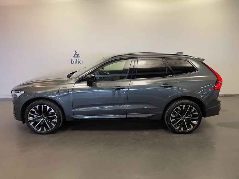 Bild 2 av Volvo XC60 T6 Plus Dark Nordic Edition / Läder / Navigation / Tonade rutor /