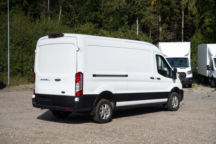 Bilde 5 av Ford E-Transit 350 BEV 269hk Auksjon! Les tekst!