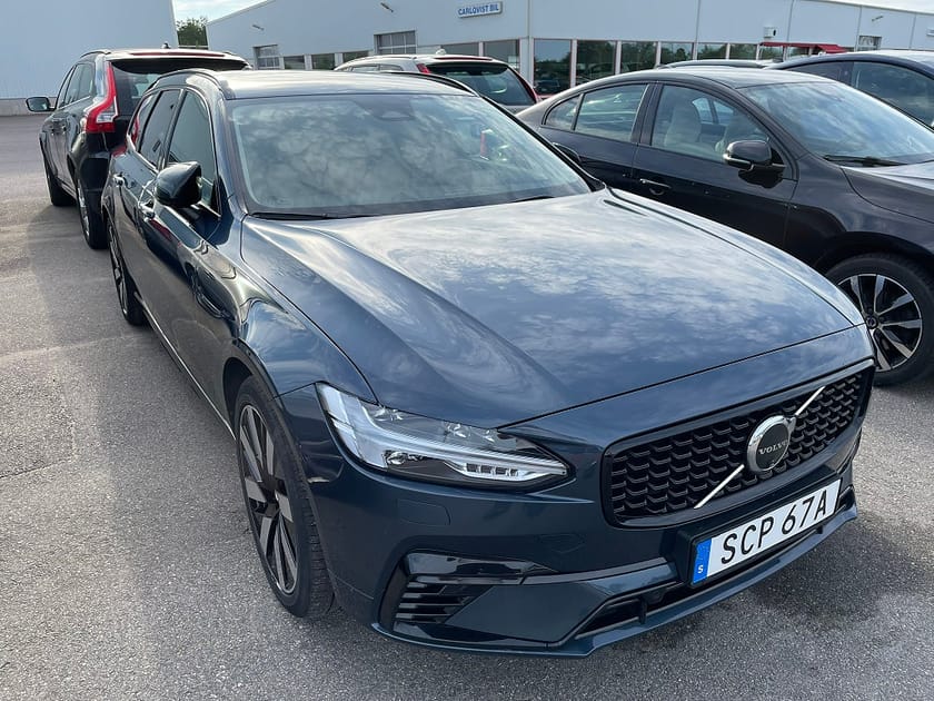 Bild 2 av Volvo V90 T6 Recharge Plus Dark plug in AWD 350HK 4x4 Läder 360