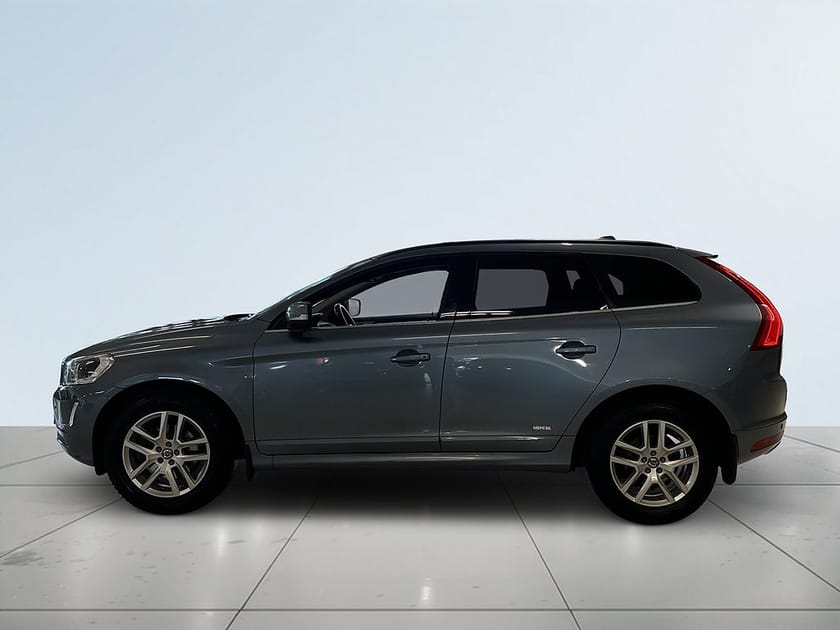 Bild 4 av Volvo XC60 D4 AWD Aut Classic Momentum Drag Dvärm Navi Psens S&V