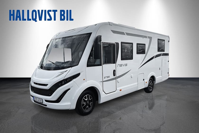 Bild 1 av McLouis Campervan Fiat Nevis 373 Långbädd