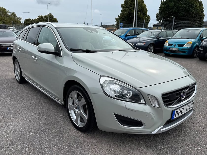 Bild 4 av Volvo V60 1.6 DRIVe 115hk SUMMUM|NYBESS|NYSERV|DRAG|