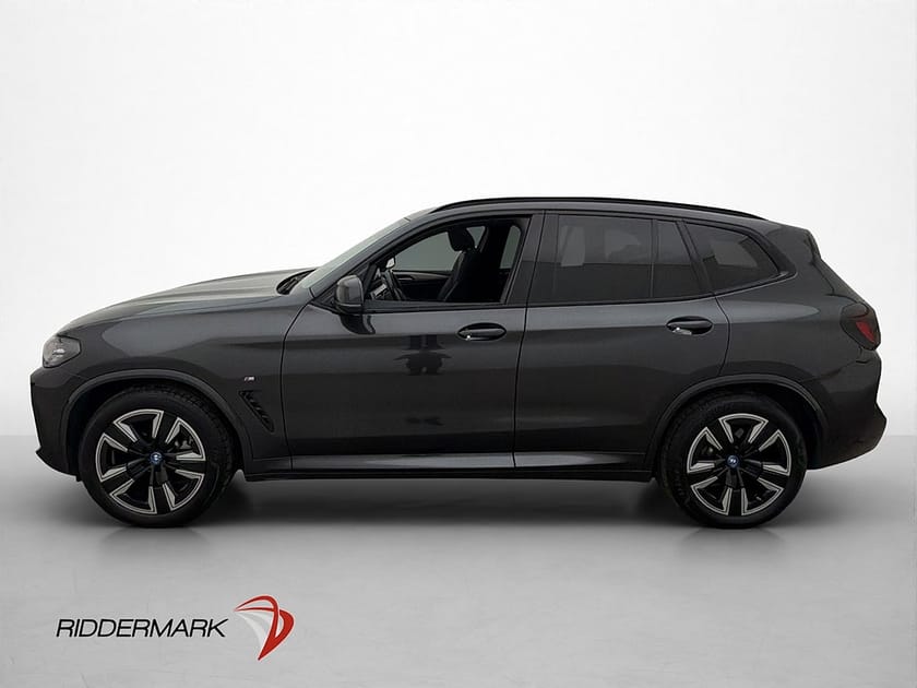 Bild 5 av BMW iX3 286hk M Sport Charged Pano Kamera Skinn Drag MOMS