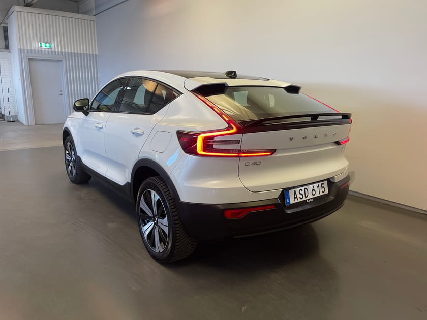 Bild 3 av Volvo C40 Recharge Core/ Navigation/ Bakkamera / 10.000 kr tillbehör/